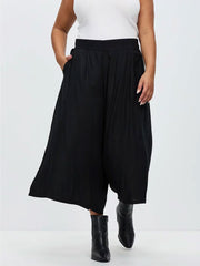 Wide Leg Cropped Chelsea Pant // Black