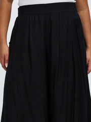 Wide Leg Cropped Chelsea Pant // Black