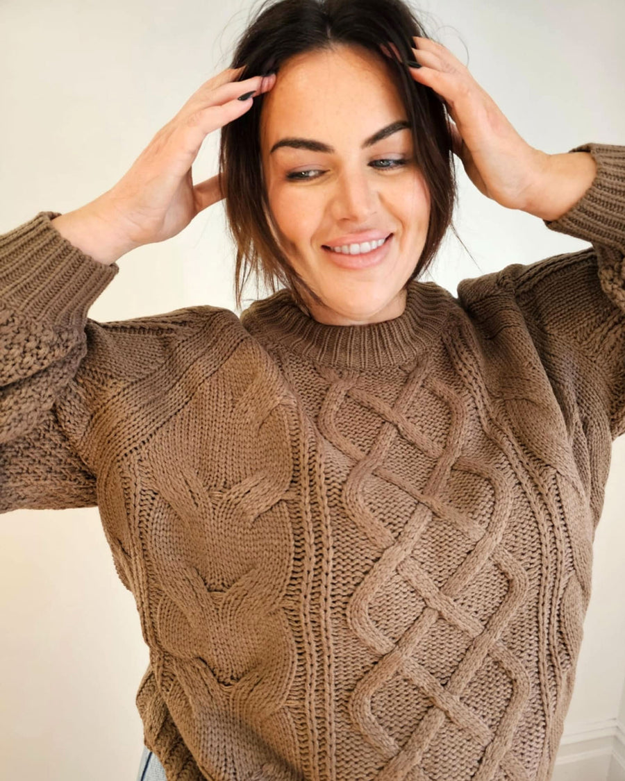 Round Neck Soft Cable Knit Sweater // Mocha