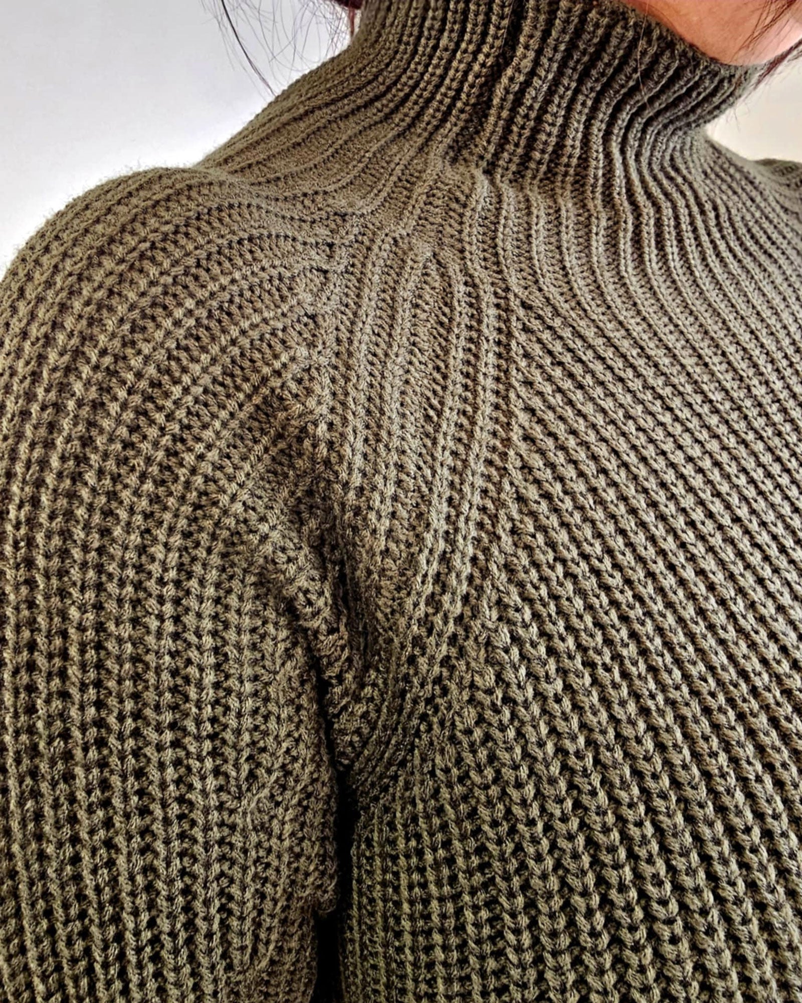 Long Line Raglan Sweater // Army Green